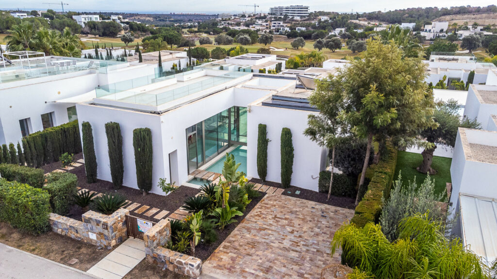 Detached Villa Las Colinas Golf Alicante - image 2
