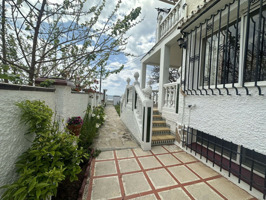 Semi-Detached House Rincón de la Victoria Málaga - image 2