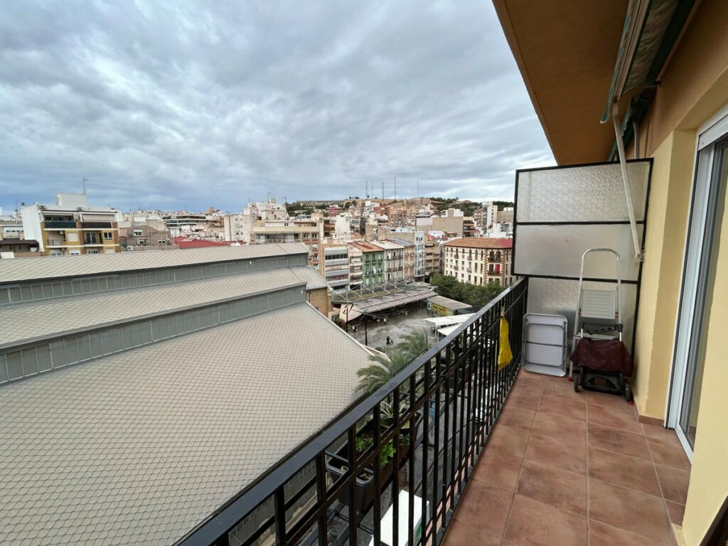 Middle Floor Apartment Alicante City Alicante - image 2