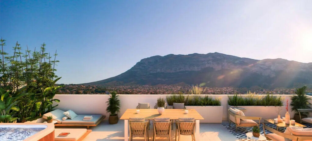 Middle Floor Apartment Denia Alicante - image 2