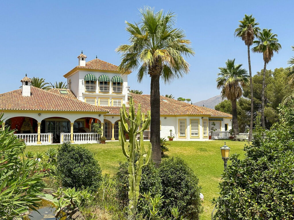 Detached Villa Cerros del Aguila Málaga - image 2