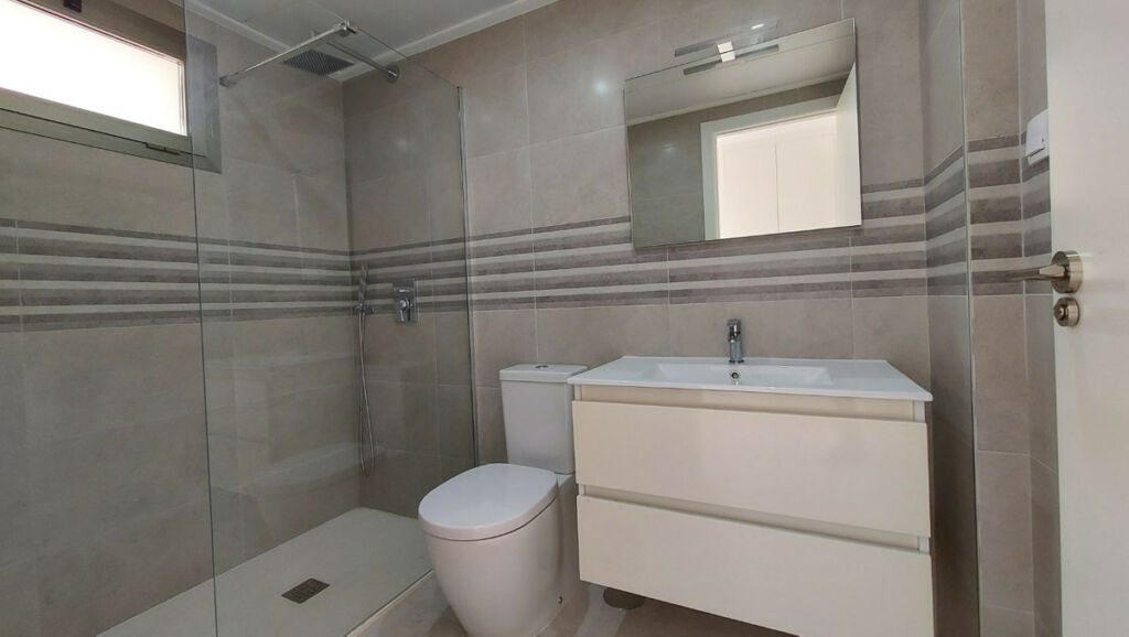 Ground Floor Apartment Villamartin Alicante - image 2