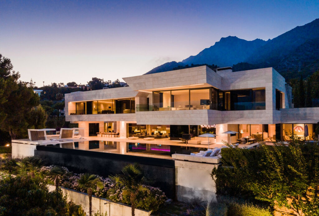 Detached Villa Marbella Málaga - image 2