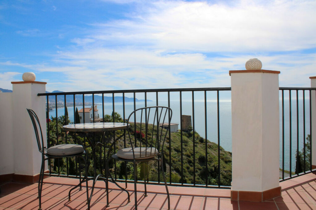 Semi-Detached House Nerja Málaga - image 2