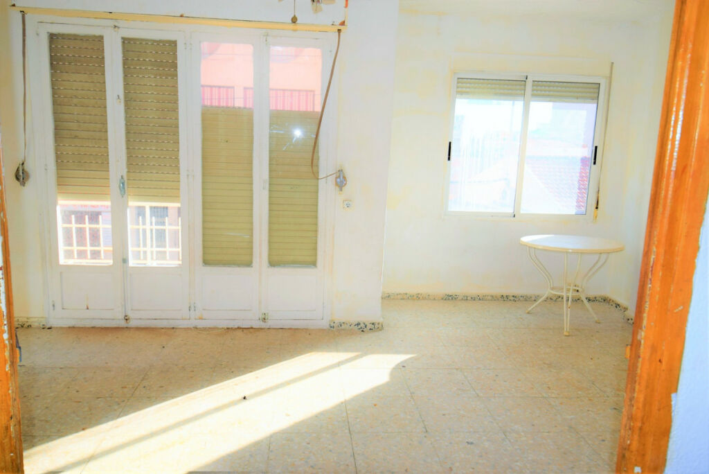 Middle Floor Apartment Guardamar del Segura Alicante - image 2