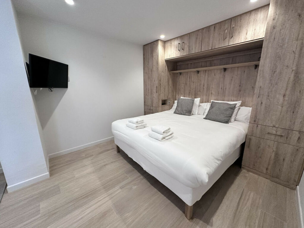 Middle Floor Studio Marbella Málaga - image 2