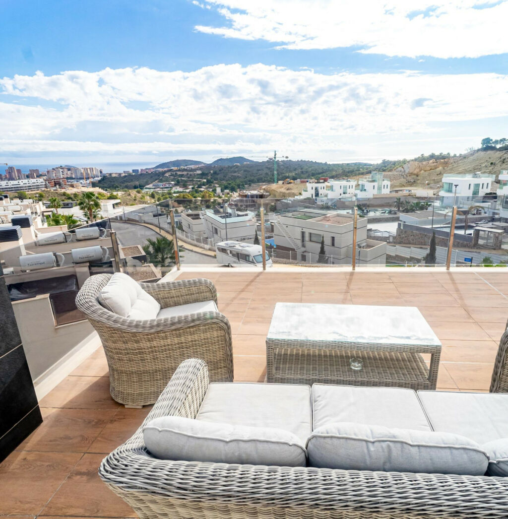 Penthouse Finestrat Alicante - image 2