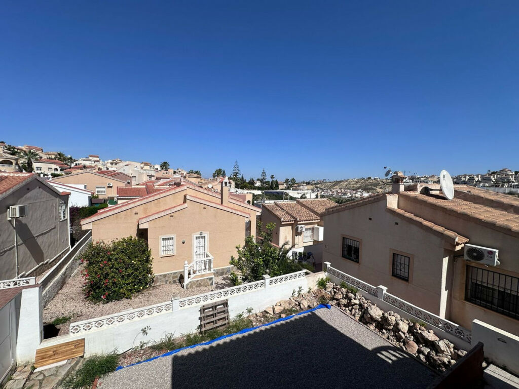 Detached Villa Ciudad Quesada Alicante - image 2