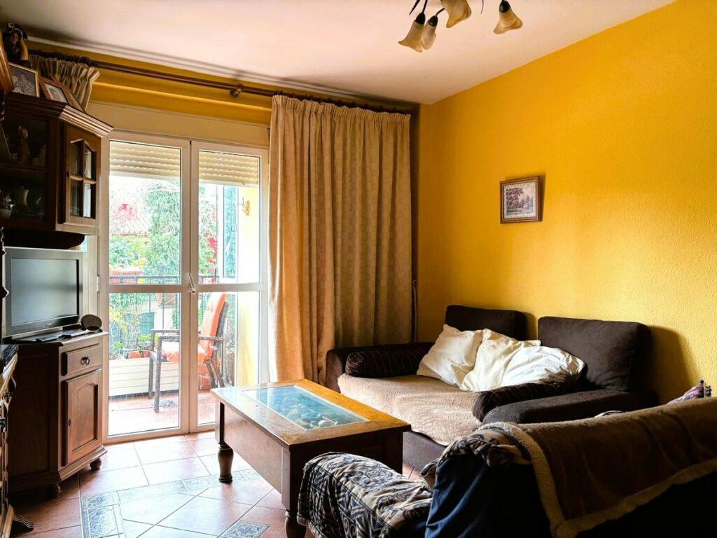 Middle Floor Apartment Marbella Málaga - image 4