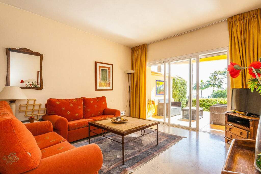 Ground Floor Apartment Elviria Málaga - image 2