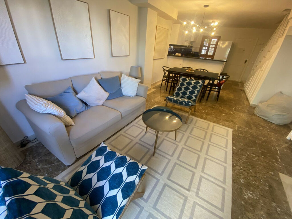 Townhouse Estepona Málaga - image 2