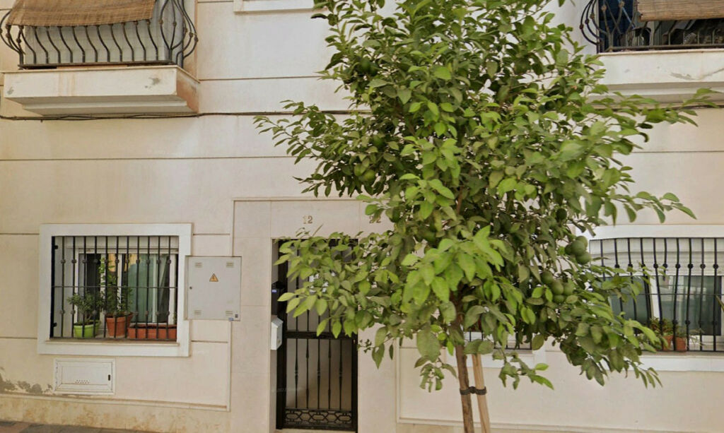Ground Floor Apartment Las Lagunas Málaga - image 2