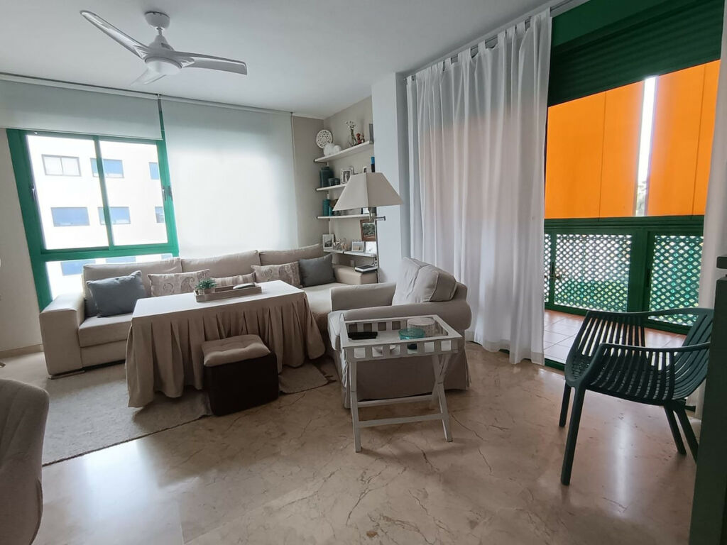 Middle Floor Apartment Estepona Málaga - image 2