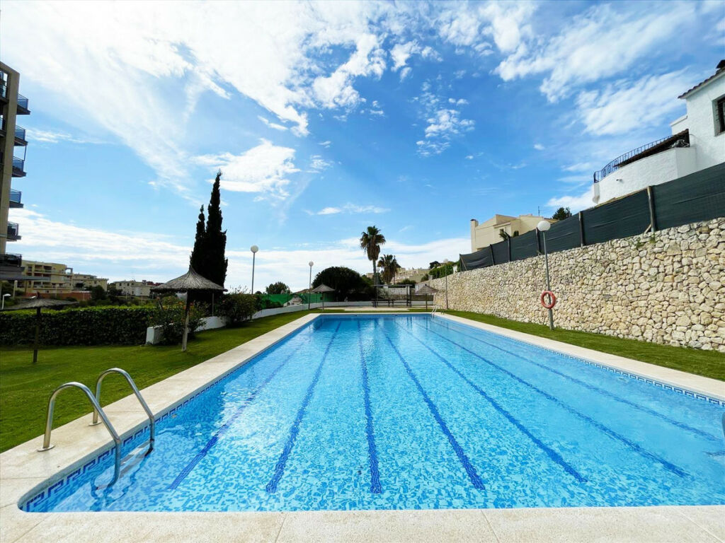 Middle Floor Apartment Calpe Alicante - image 2