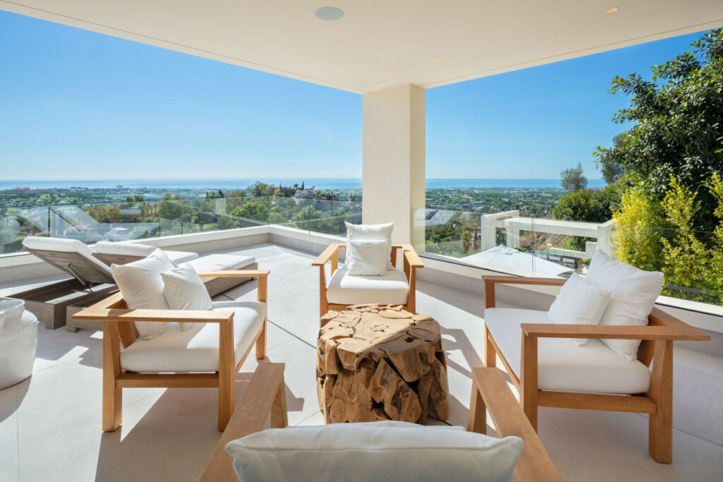 Detached Villa La Quinta Málaga - image 2