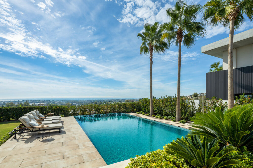 Detached Villa La Quinta Málaga - image 2