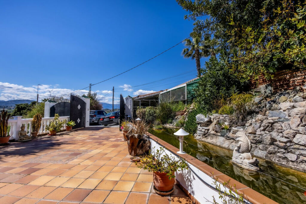 Detached Villa Alhaurín el Grande Málaga - image 4