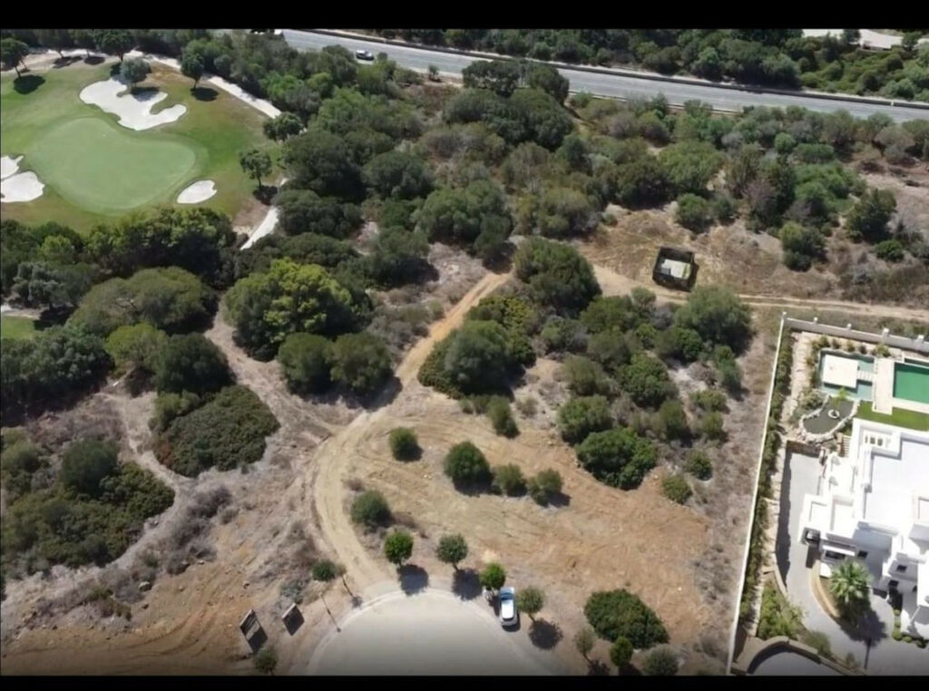 Residential Plot Sotogrande Cádiz - image 3