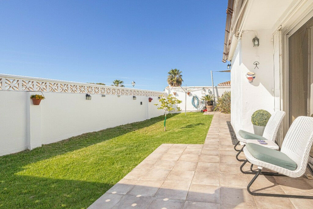 Detached Villa Calypso Málaga - image 2