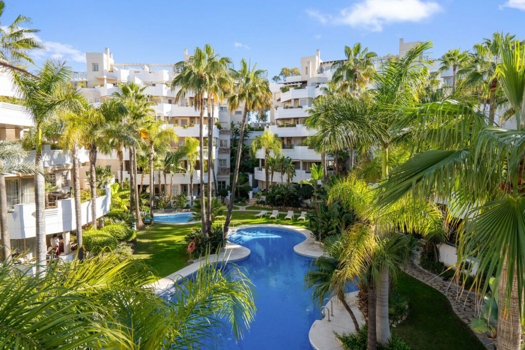 Penthouse Aloha Málaga - image 2