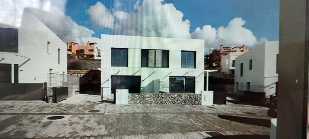 Semi-Detached House Riviera del Sol Málaga - image 3