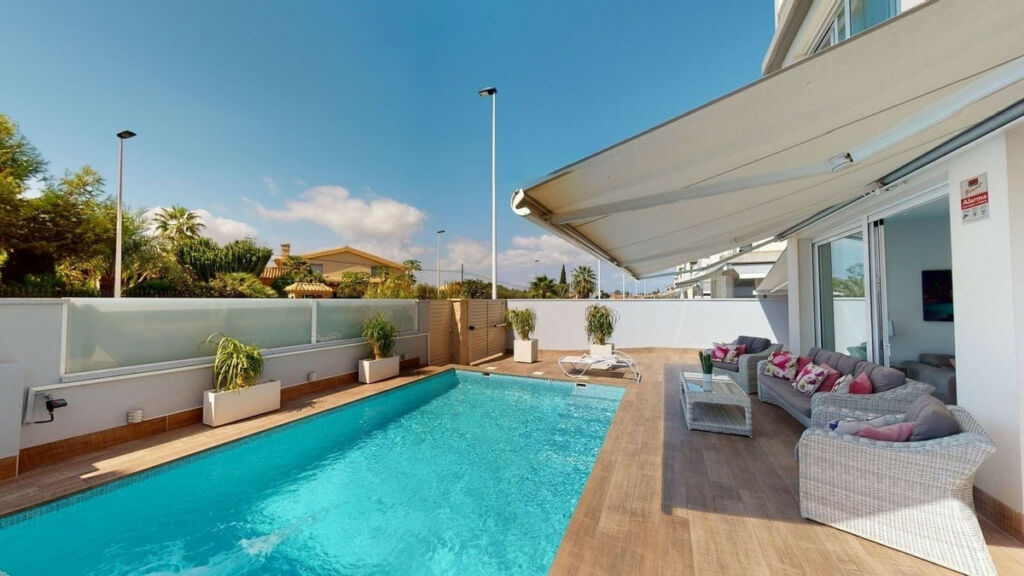 Detached Villa Torrevieja Alicante - image 2