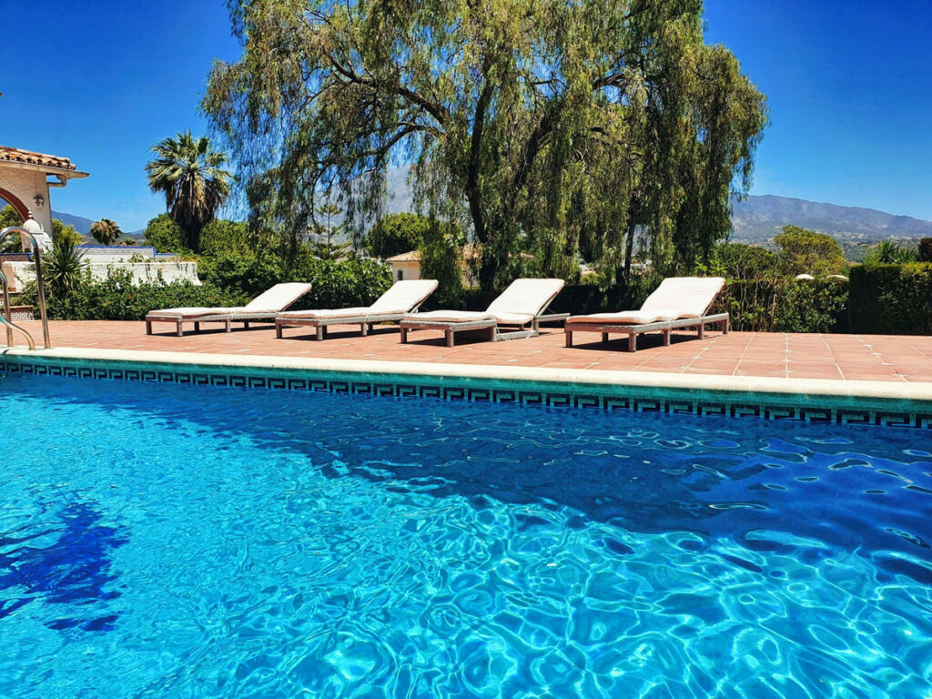 Detached Villa Las Brisas Málaga - image 2