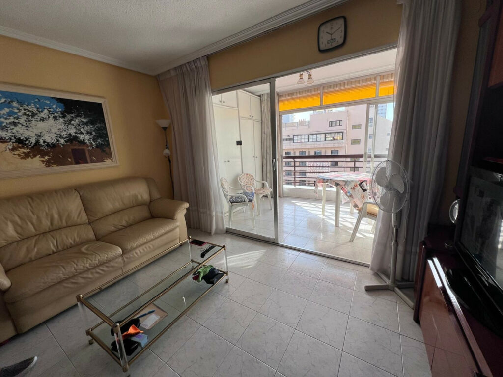 Middle Floor Apartment Benidorm Alicante - image 2