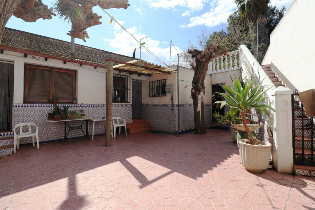 Detached Villa Heredades Alicante - image 3