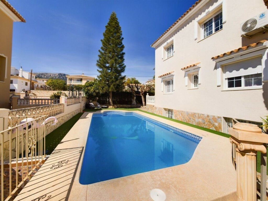 Detached Villa Calpe Alicante - image 2