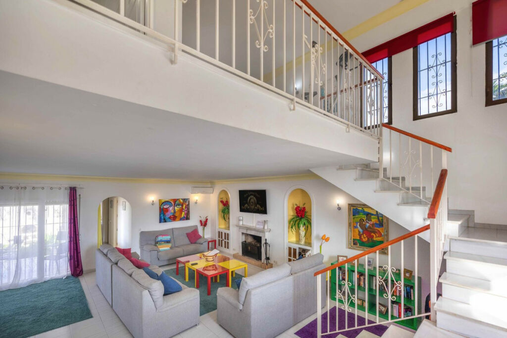 Detached Villa Estepona Málaga - image 2