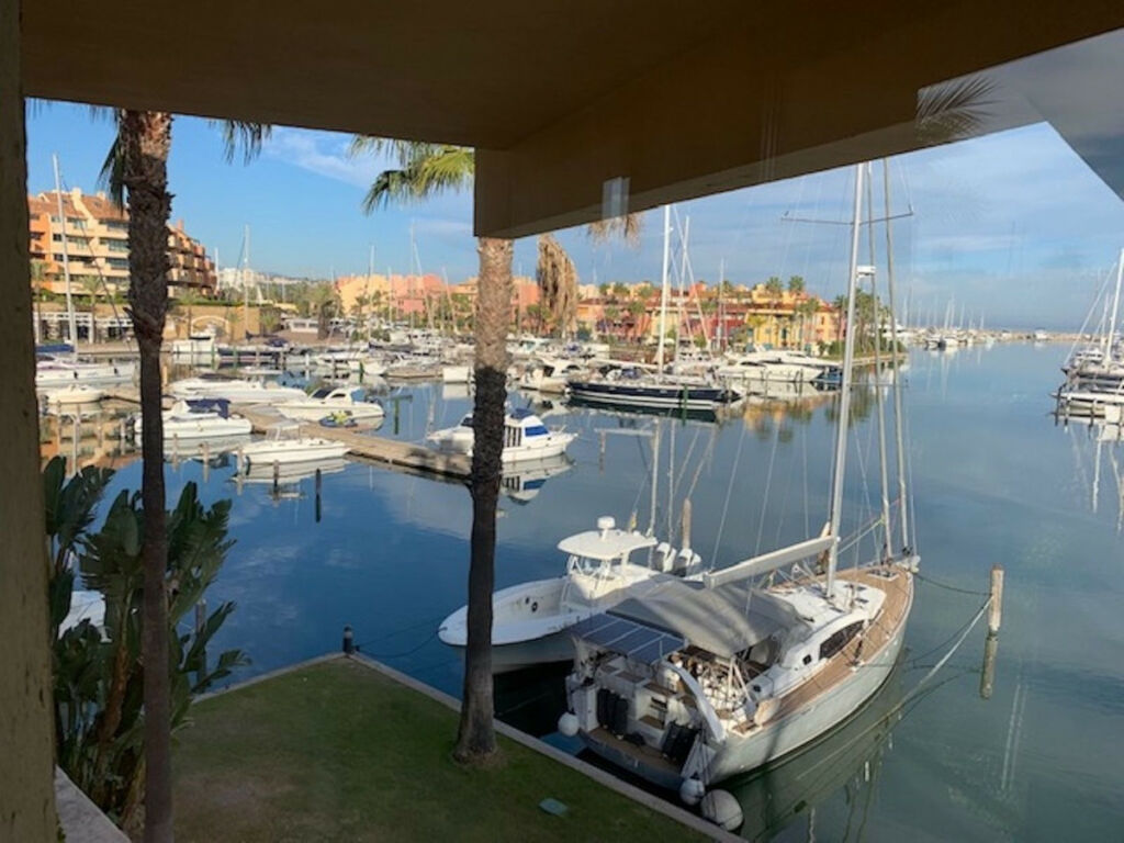 Penthouse Duplex Sotogrande Marina Cádiz - image 2