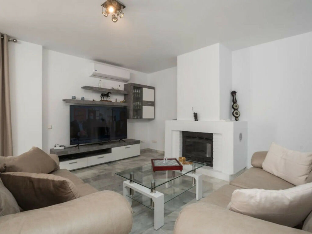 Townhouse Atalaya Málaga - image 2