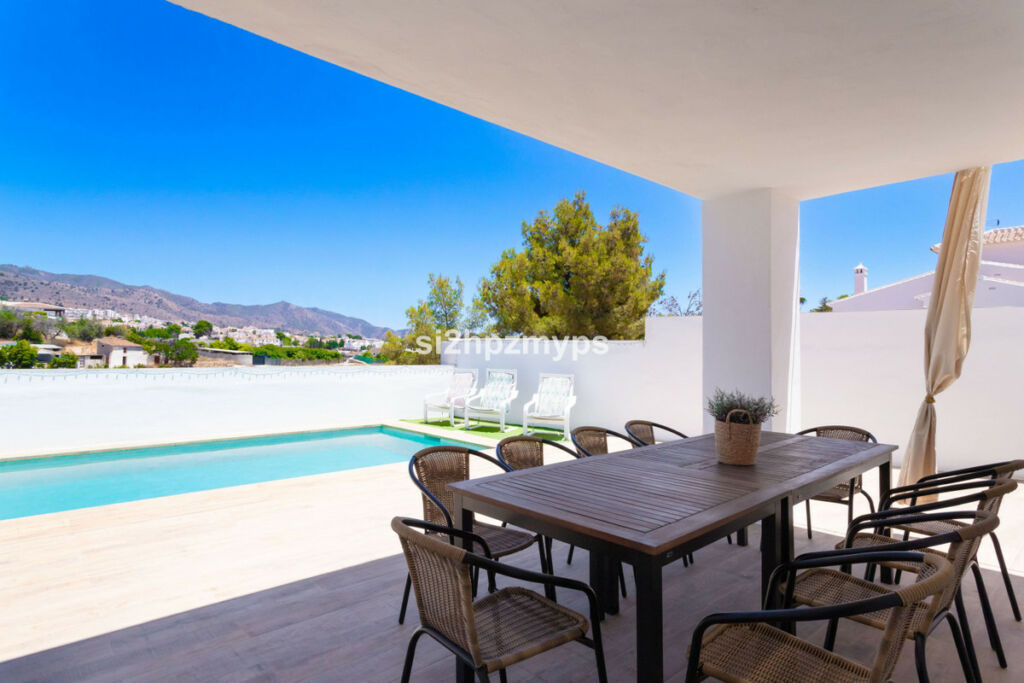 Detached Villa Nerja Málaga - image 2