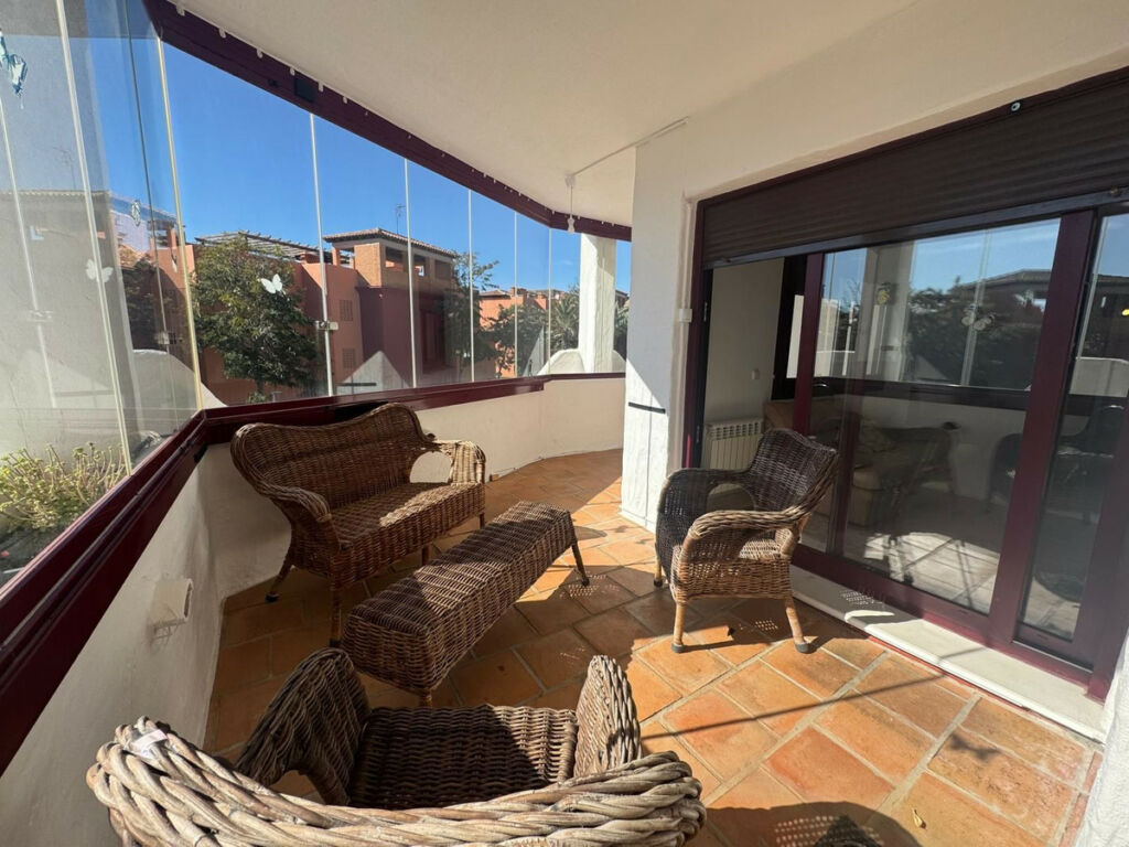 Middle Floor Apartment Casares Playa Málaga - image 2