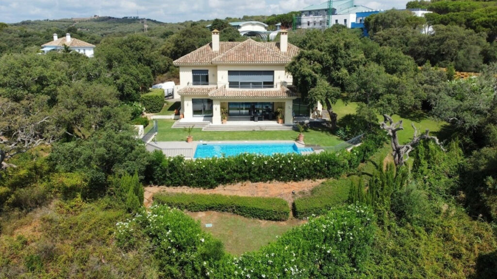 Detached Villa Sotogrande Alto Cádiz - image 2