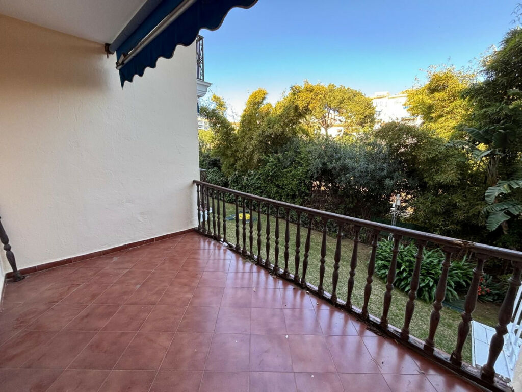 Middle Floor Apartment Nueva Andalucía Málaga - image 20