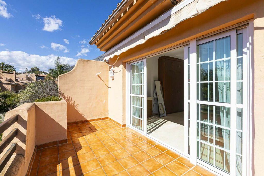 Townhouse Nagüeles Málaga - image 20