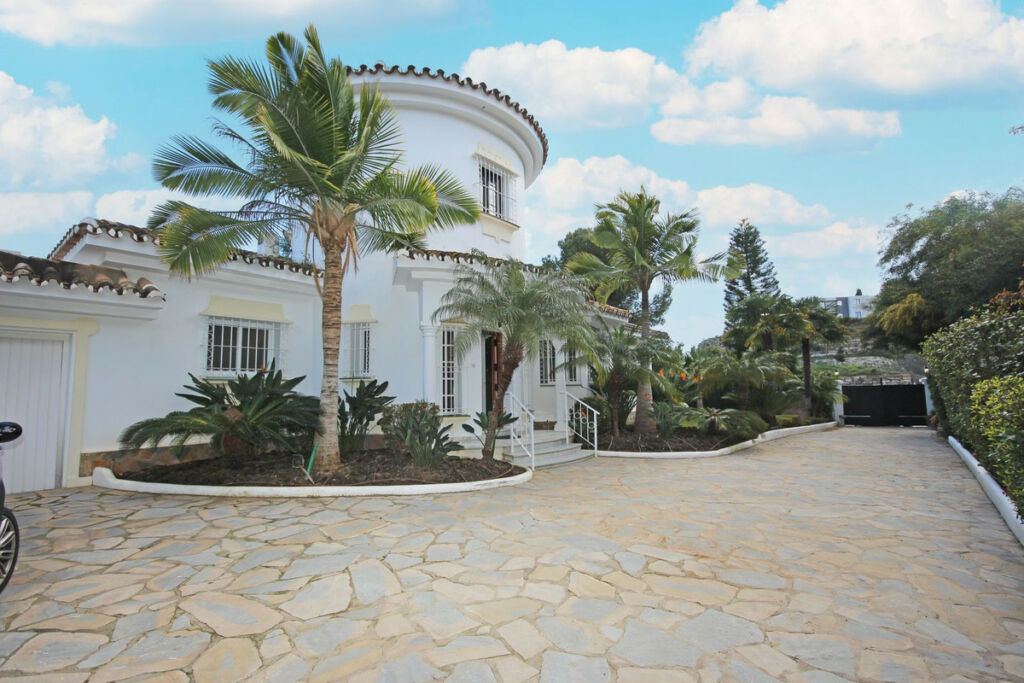 Detached Villa Benahavís Málaga - image 18