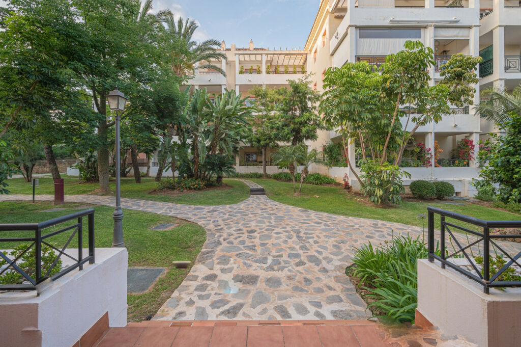Ground Floor Apartment Nueva Andalucía Málaga - image 19