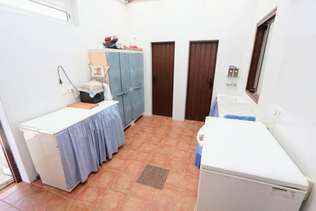 Detached Villa Cabo Roig Alicante - image 20