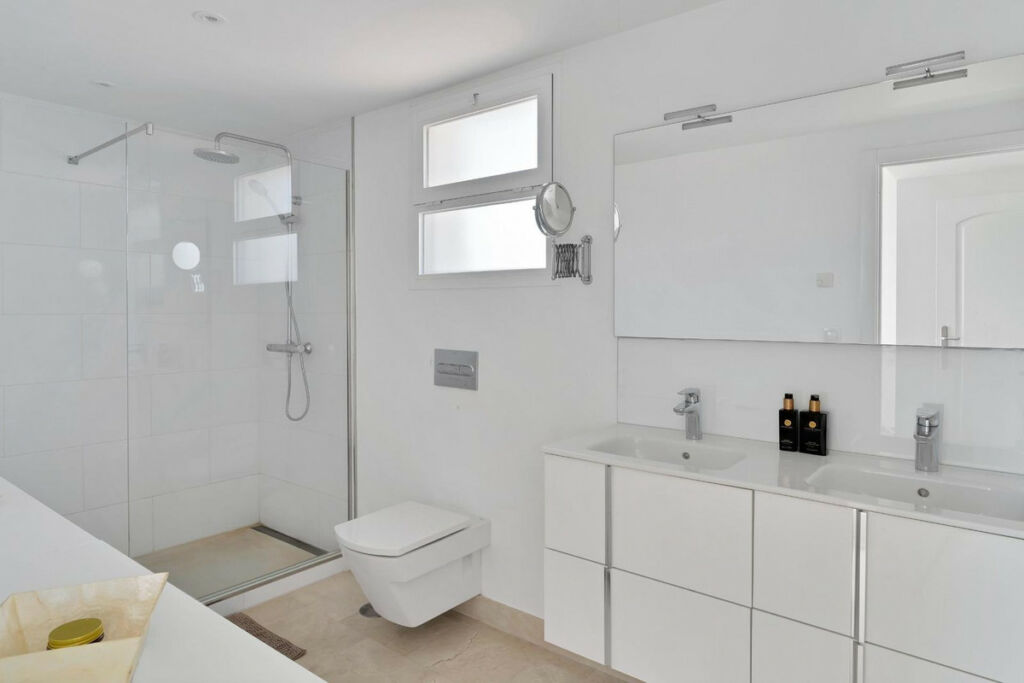 Penthouse Calahonda Málaga - image 21