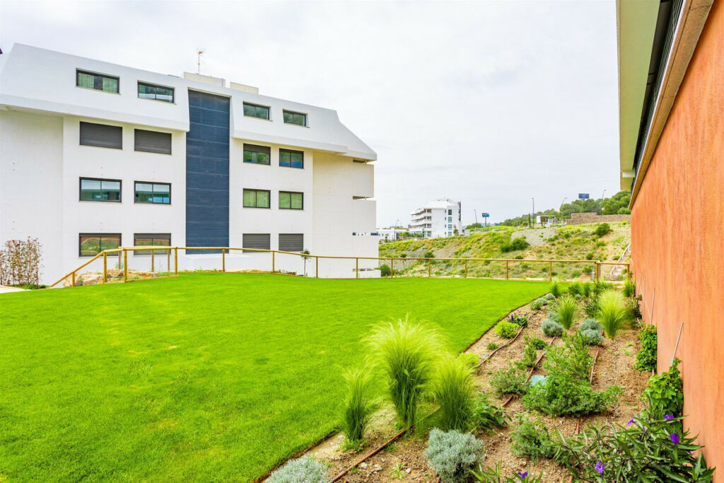 Middle Floor Apartment Fuengirola Málaga - image 20