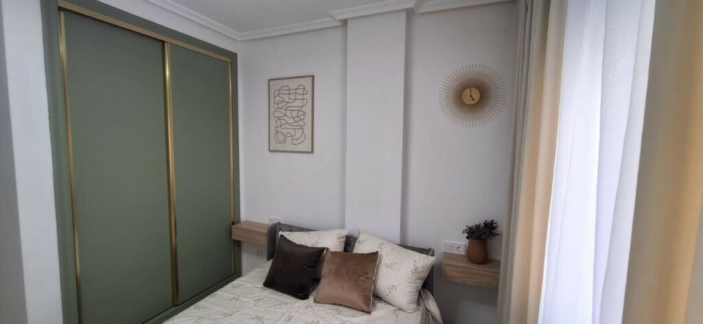 Middle Floor Apartment Torrevieja Alicante - image 19
