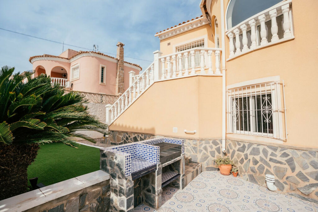 Detached Villa Villamartin Alicante - image 20