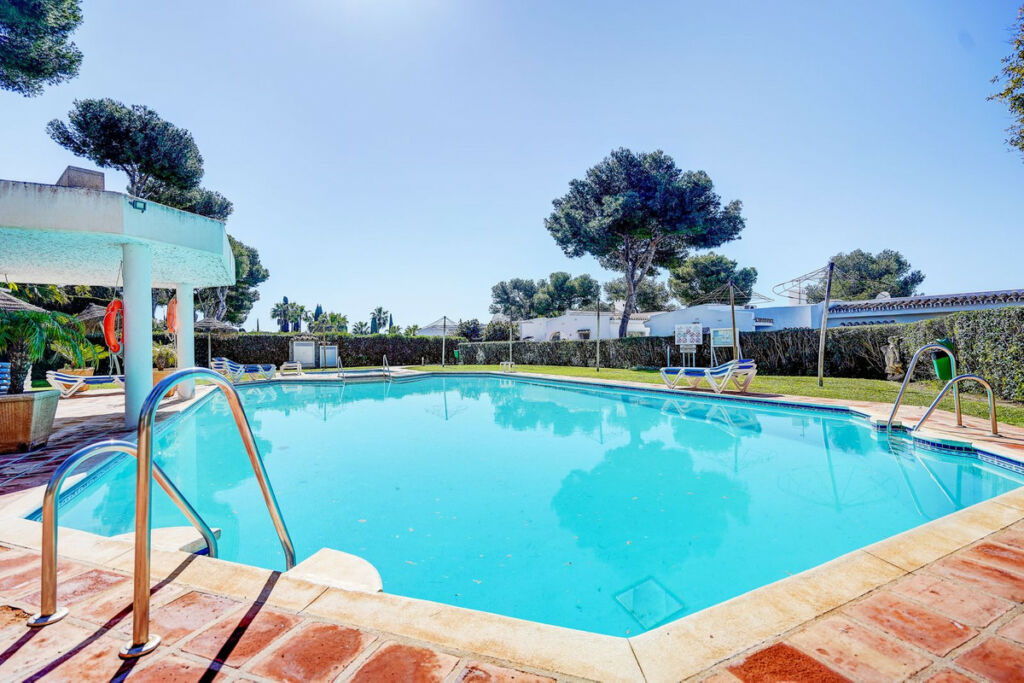 Semi-Detached House Miraflores Málaga - image 20