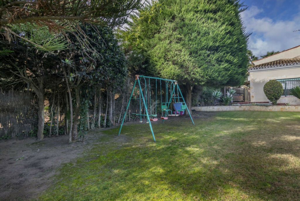 Detached Villa Sotogrande Alto Cádiz - image 20