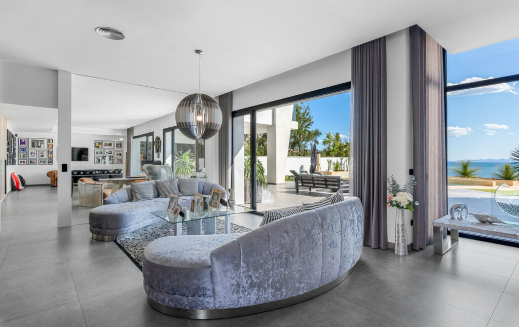 Detached Villa Cabo Roig Alicante - image 21