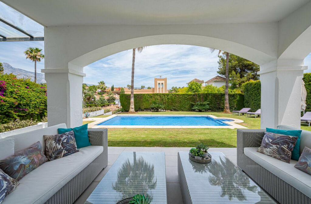 Detached Villa Nueva Andalucía Málaga - image 19