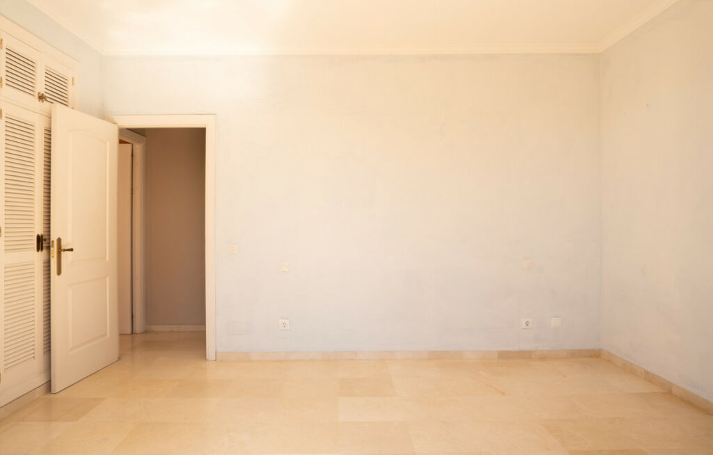 Detached Villa Estepona Málaga - image 19